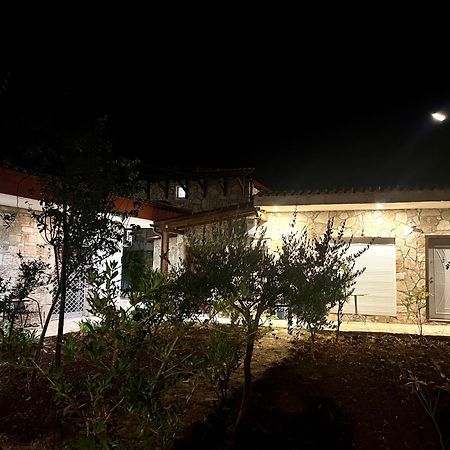 Jardin Miraculeux Hotel Himare Buitenkant foto