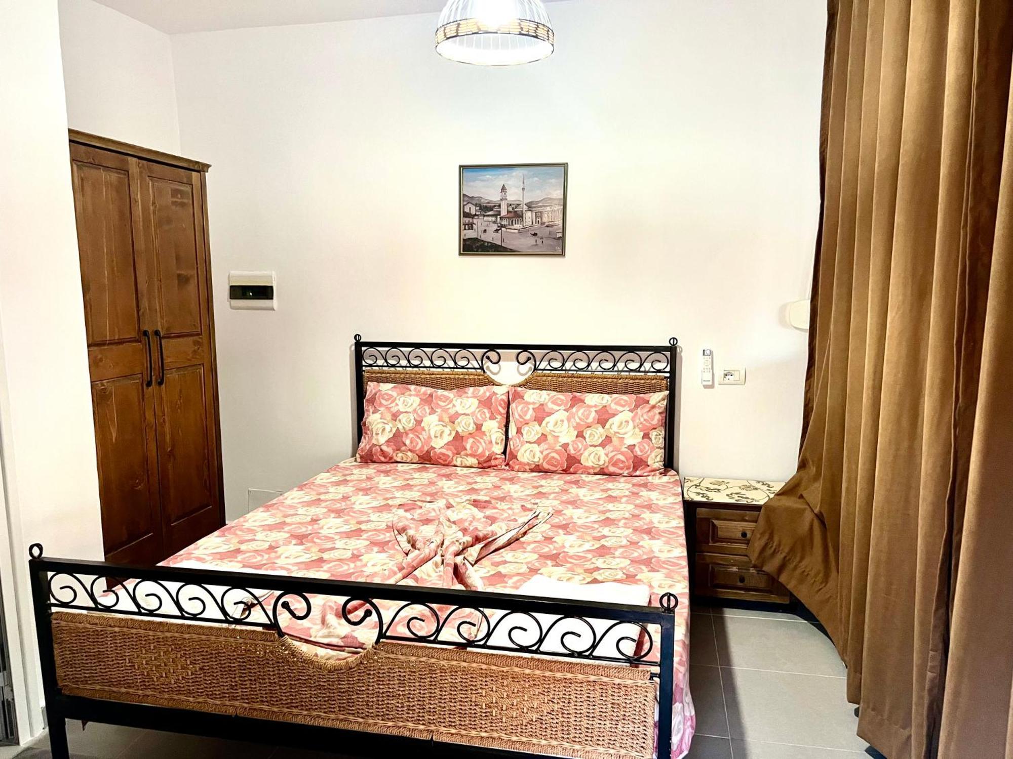 Jardin Miraculeux Hotel Himare Buitenkant foto