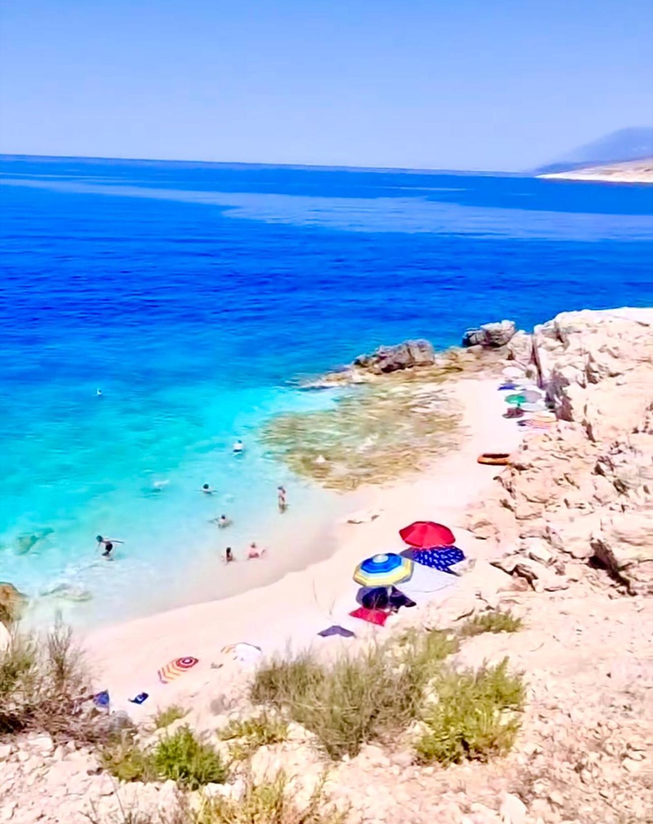 Jardin Miraculeux Hotel Himare Buitenkant foto