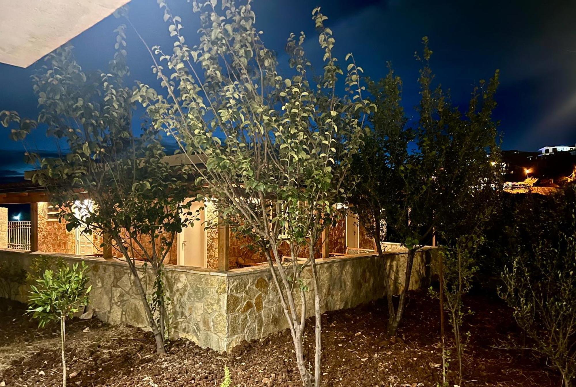 Jardin Miraculeux Hotel Himare Buitenkant foto
