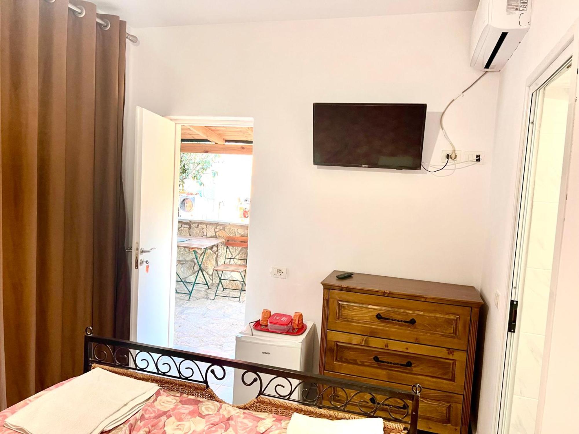 Jardin Miraculeux Hotel Himare Buitenkant foto
