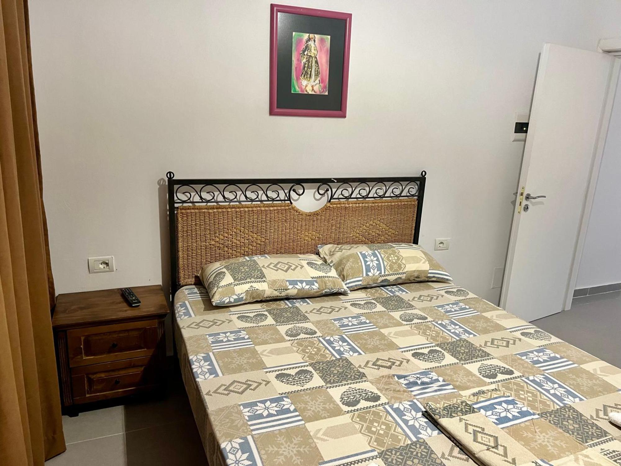 Jardin Miraculeux Hotel Himare Buitenkant foto