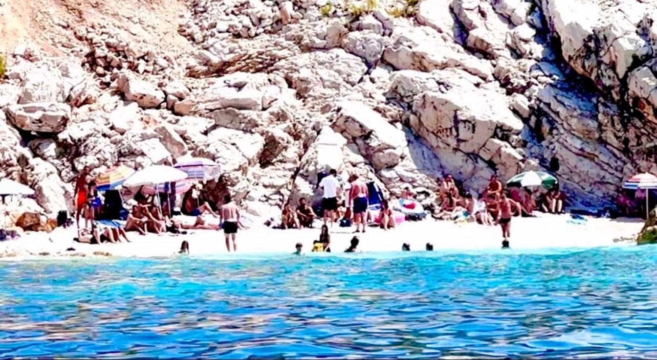 Jardin Miraculeux Hotel Himare Buitenkant foto
