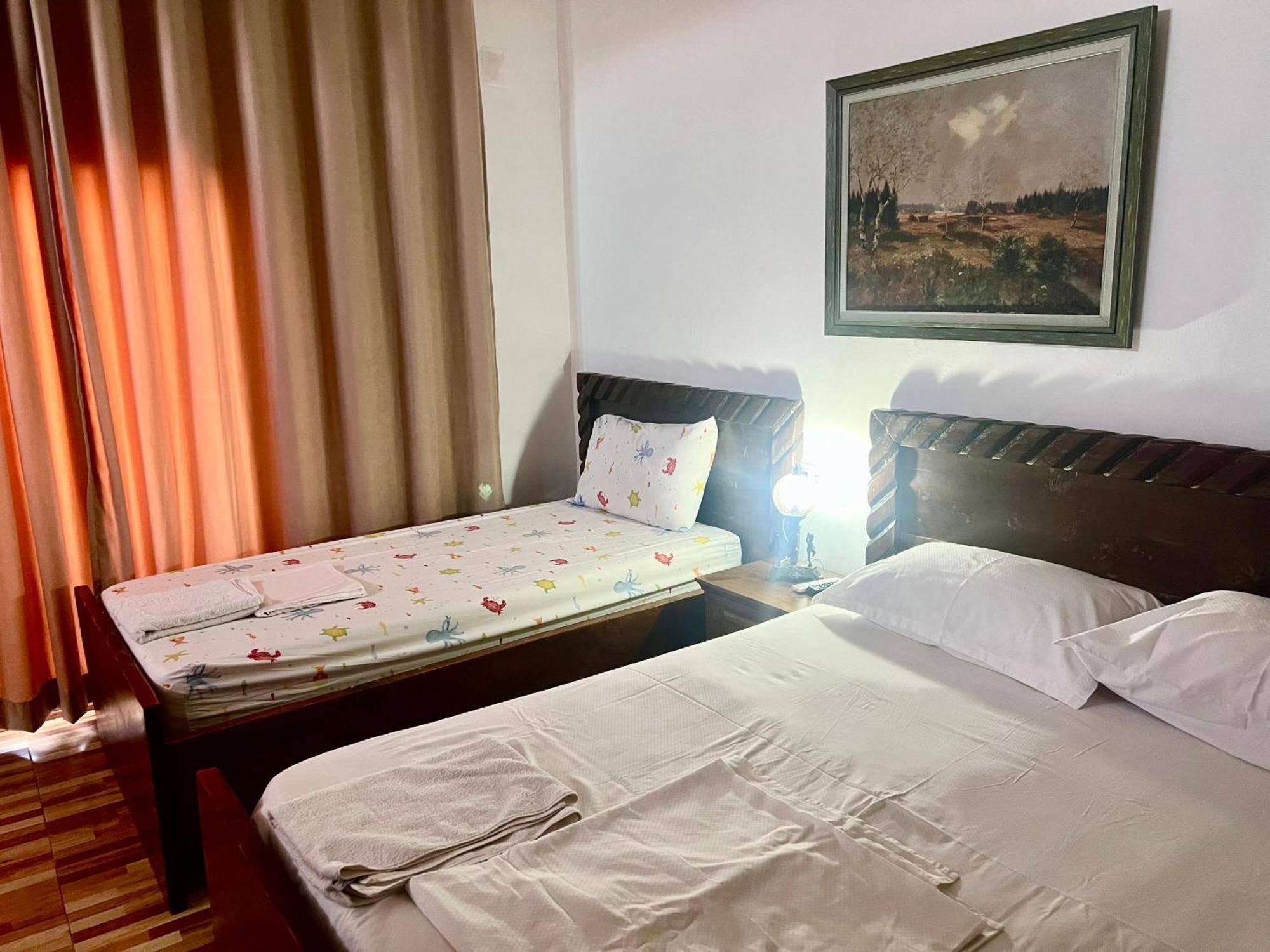 Jardin Miraculeux Hotel Himare Buitenkant foto