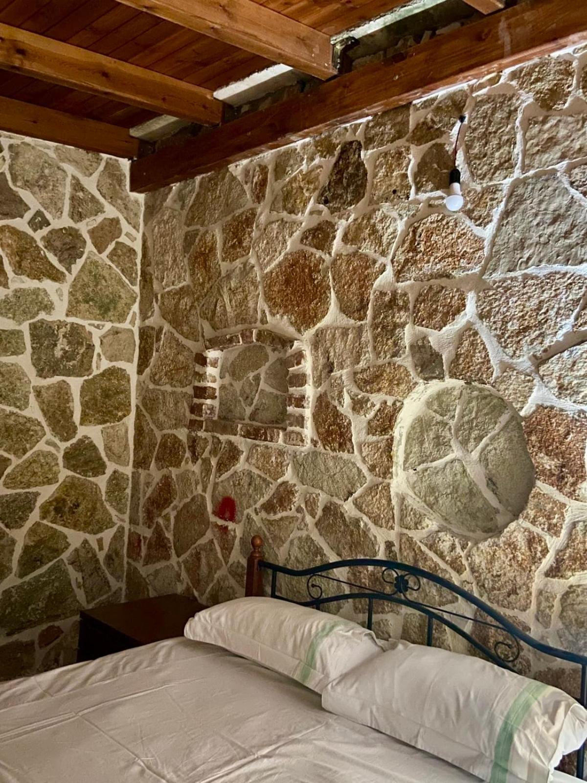 Jardin Miraculeux Hotel Himare Buitenkant foto