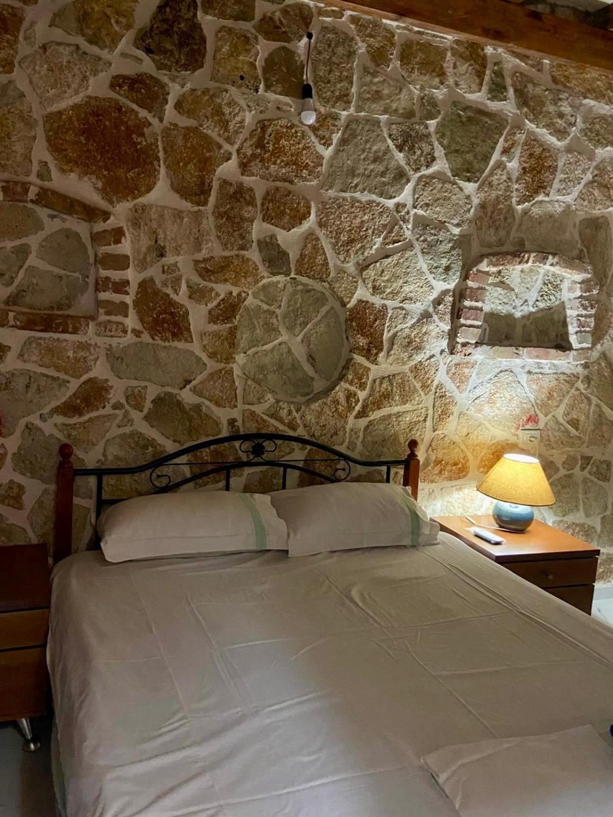 Jardin Miraculeux Hotel Himare Buitenkant foto